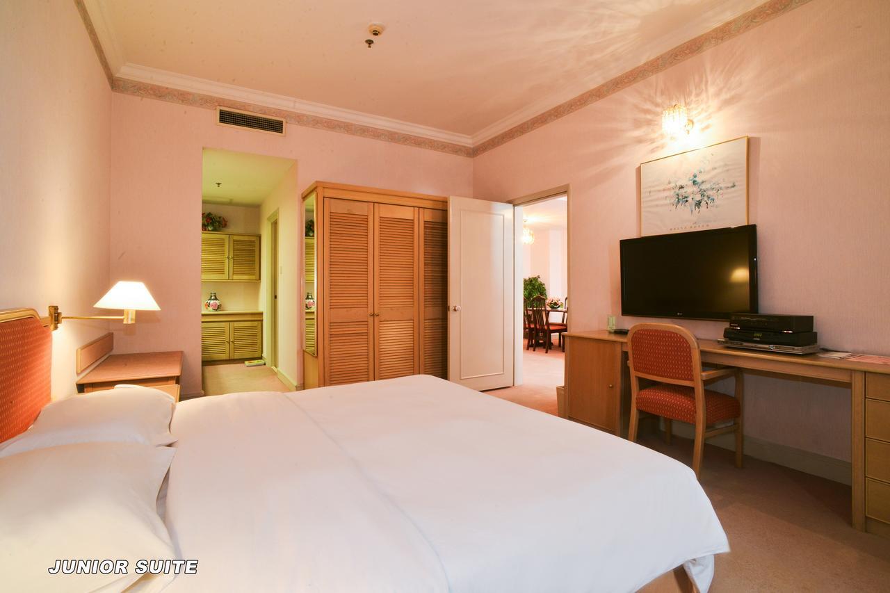 Dynasty Hotel Miri Exterior foto